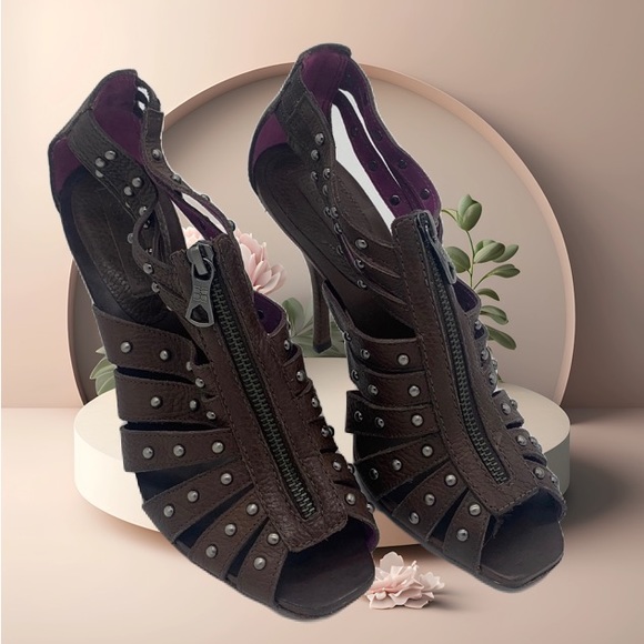 Stunning Vintage Studded Leather and Zipper Heels - Picture 9 of 14